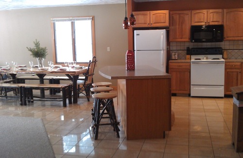 Cadillac House | Cadillac, MI - Spacious Lake House- Boggs N. Lodge n4 bedrooms - Sleeps 12-15