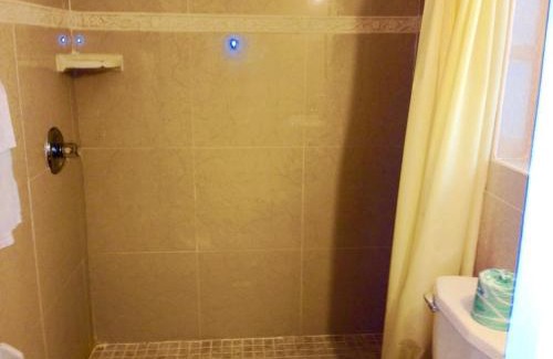 Indian Beach Sapphire Shores Hotel | Cadillac Motel