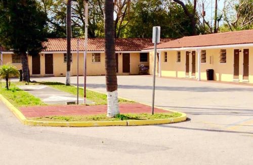 Indian Beach Sapphire Shores Hotel | Cadillac Motel