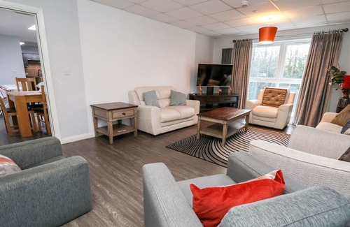 Bont Newydd Cottage | CADWALADR, pet friendly, luxury holiday cottage in Caernarfon