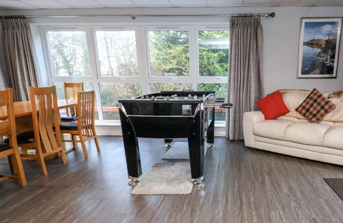 Bont Newydd Cottage | CADWALADR, pet friendly, luxury holiday cottage in Caernarfon