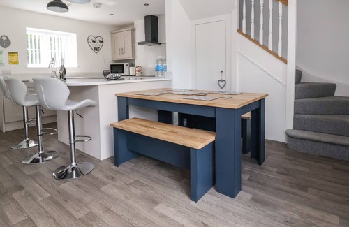 Bronygarth Cottage | CAE IOCYN, pet friendly, character holiday cottage in Chirk