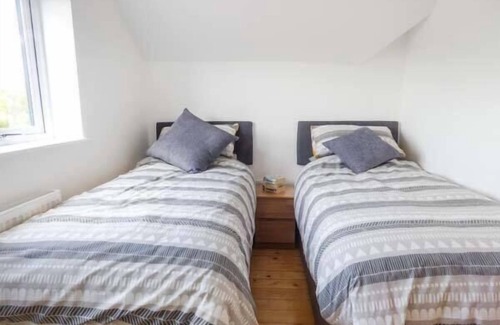 Llannefydd Cottage | CAEAU MAWR, family friendly, luxury holiday cottage in Henllan