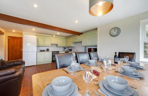 Bangor House | Caer Ffynnon