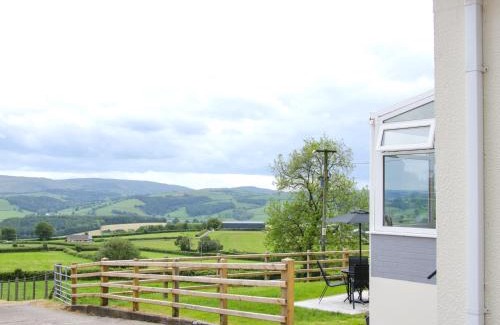 Pontdolgoch House | Caesamson