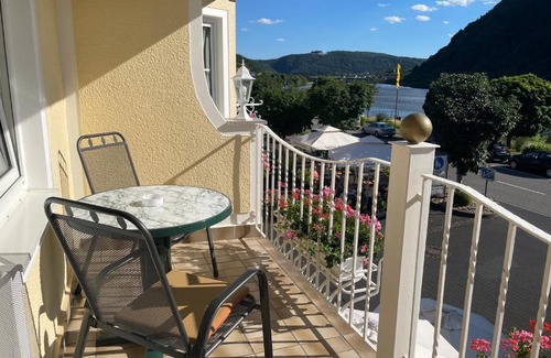 Alken House | Café Bäckerei Pension Alcana Mirco Münch