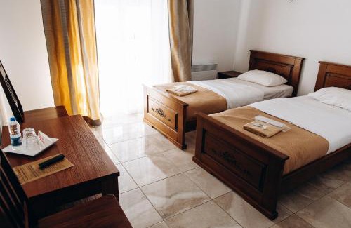 Vishnevets House | Café Chalet Edelweiss Holiday Home