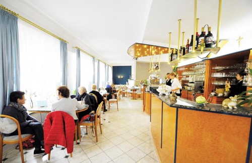 Kelheim House | Cafe am Donautor