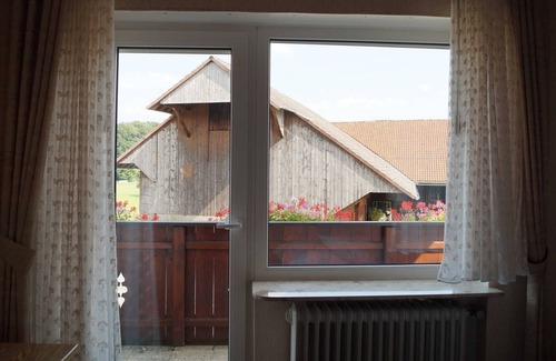 Erbach Apartment | Cafe Best Vacation Apartment