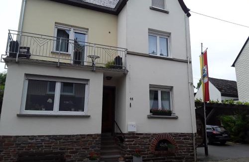 Briedern Apartment | Cafe Klering