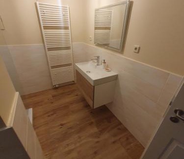 Kyritz Apartment | Cafe Schröder Ferienwohnung