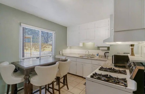 Uptown House | Cagua Uptown Home: Private Room B
