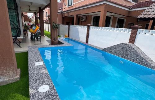 Durian Tunggal House | Cahaya Melissa Homestay Private Pool