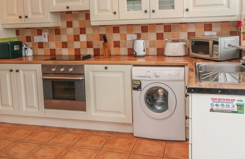 Caherkeen Cottage | CAHIRKEEN COTTAGE, pet friendly in Allihies, County Cork