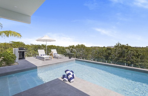 Long Bay Villa | Caicos Breeze Villa: New 3 Bed Luxury Villa, Modern Design, Energy Efficient
