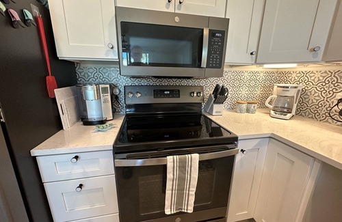 Wheeland Settlement Condo | Caicos Dreams -gated entrance - onsite security- ground floor, King bed