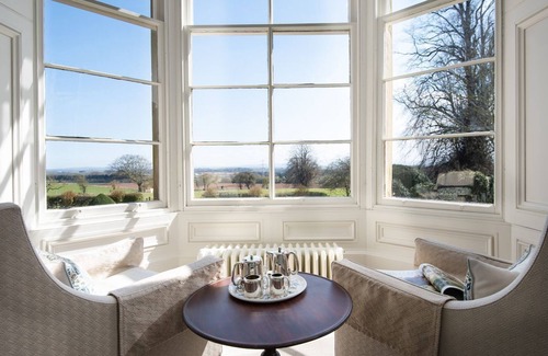 Duns House | Cairnbank House - a holiday home that sleeps 10 guests in 5 bedrooms