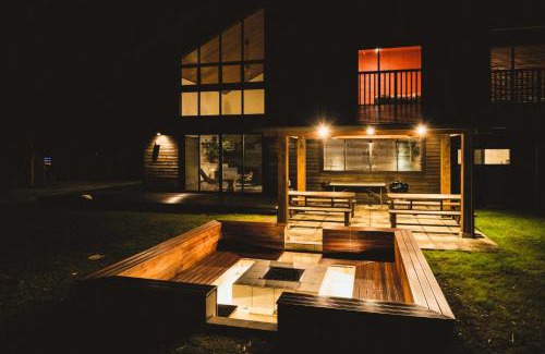 Tateyama Villa | Cairns House by SANA