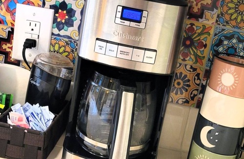 Walnut Street Apartment | Cairo St Bungalow-Dog friendly-No Cleaning Fee