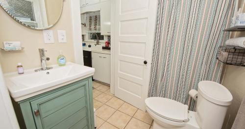 Walnut Street House | Cairo St Bungalow