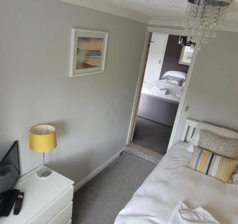 Caister-on-Sea House | Caister Cottage, beach 1 minute walk away