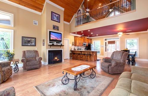 Pittman Center Cabin | Cajun Spice | Outdoor Spaces, Hot Tub, Fire Pit