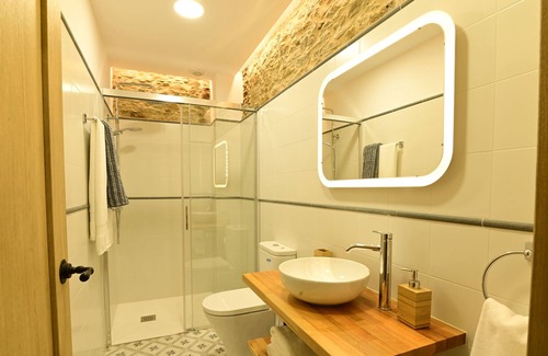 Castellcir Cottage | Cal Cisteller - Rustic family home from the 19th century.