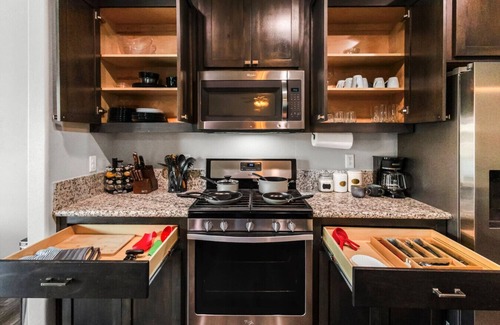 Chico Apartment | Cal King Hi-tech Vaca Pool Home | Ideal 4 Families