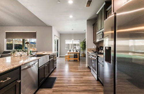 Chico Apartment | Cal King Hi-tech Vaca Pool Home | Ideal 4 Families