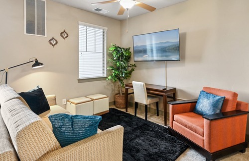 South Jordan Apartment | ★ Cal-King Suite ★ Fantastic View ★ Pool, Gym, Spa/Hot-Tub ★ Leisure or Business