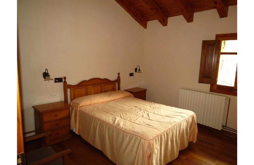 Fornells de la Muntanya Cottage | Cal Mestre. Cottage (5 adults)