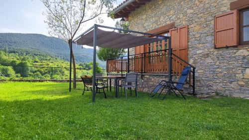Toloriu Ski Chalet | Cal Pujol by Rural House