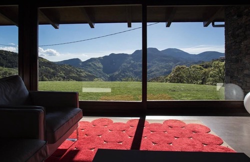 Bruguera House | Cal Sadurní, Casa de diseño en la falda de la montaña del Taga