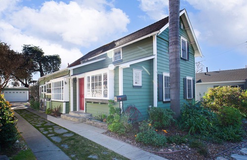 Belmont Heights House | Cal Vintage Beach Home ☀️- In the ❤️ of Long Beach-King Suite-Disneyland/LA
