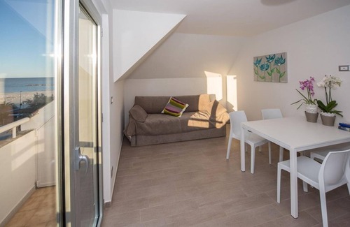 Porto d'Ascoli Apartment | Cala Luna Suite - Attic apartment on the sea