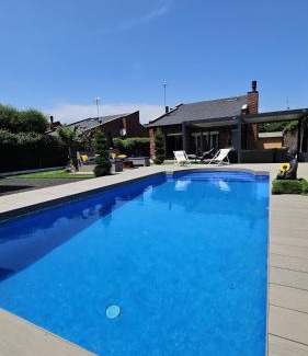 Vidreres House | Cala Mary