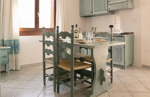 Sos Alinos Apartment | Cala Viola Two-room apartment sleeps 4, pool, A.C