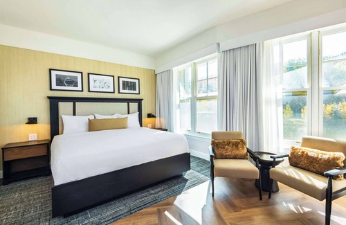Calabogie Hotel | Calabogie Peaks Hotel, Ascend Hotel Collection