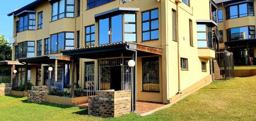 Margate Apartment | Calamari 11 - 6 Sleeper - 30 Steps From The Beach!