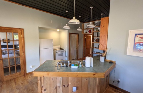 Challis Apartment | Calamity Jane's Hideaway 1-Bedroom, 1-Bath, Huge Deck, Close to Main Street