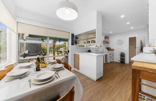 Waikanae Cottage | Calapso Cottage - Waikanae Beach Holiday Home