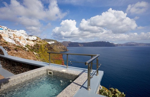 Oia Villa | Caldera Horizon Grand Cave Villa | Oia, Santorini | Private Terrace & Outdoor Hot Tub | Breathtaking Caldera Views | Traditional Cave-Style Luxury | Spacious & Elegant Retreat