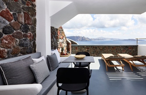 Oia Villa | Caldera Horizon Grand Cave Villa | Oia, Santorini | Private Terrace & Outdoor Hot Tub | Breathtaking Caldera Views | Traditional Cave-Style Luxury | Spacious & Elegant Retreat