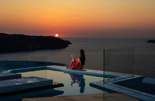 Megalochori Villa | Caldera View Private Villa