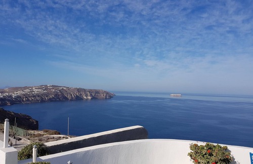 Megalochori Villa | Caldera View Private Villa with Private Pool/Heated Jacuzzi/Amazing Sunset