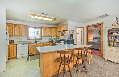 Caldwell House | Caldwell Country Home on Quiet Acreage