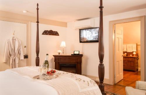 Salisbury Mills Bed & Breakfast | Caldwell House Bed and Breakfast