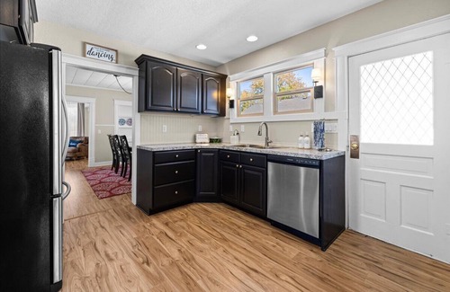 Caldwell House | Caldwell Retreat Golf/Downtown