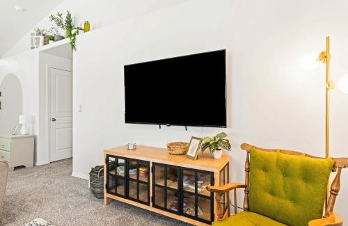 Caldwell House | Caldwell Ruby Tuesday! 60's Inspired comfort 3B2B