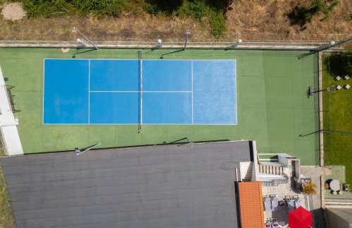 Cardielos House | Calejo House – Pool & Sports & Grill Retreat
